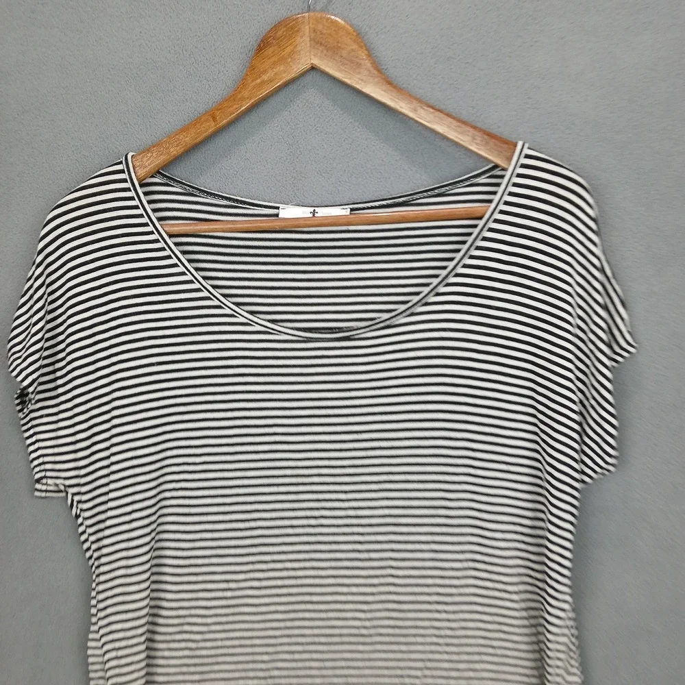 Blu Planet T Shirt Womens XL White Black Striped Relaxed Fit Scoop Neck Casual